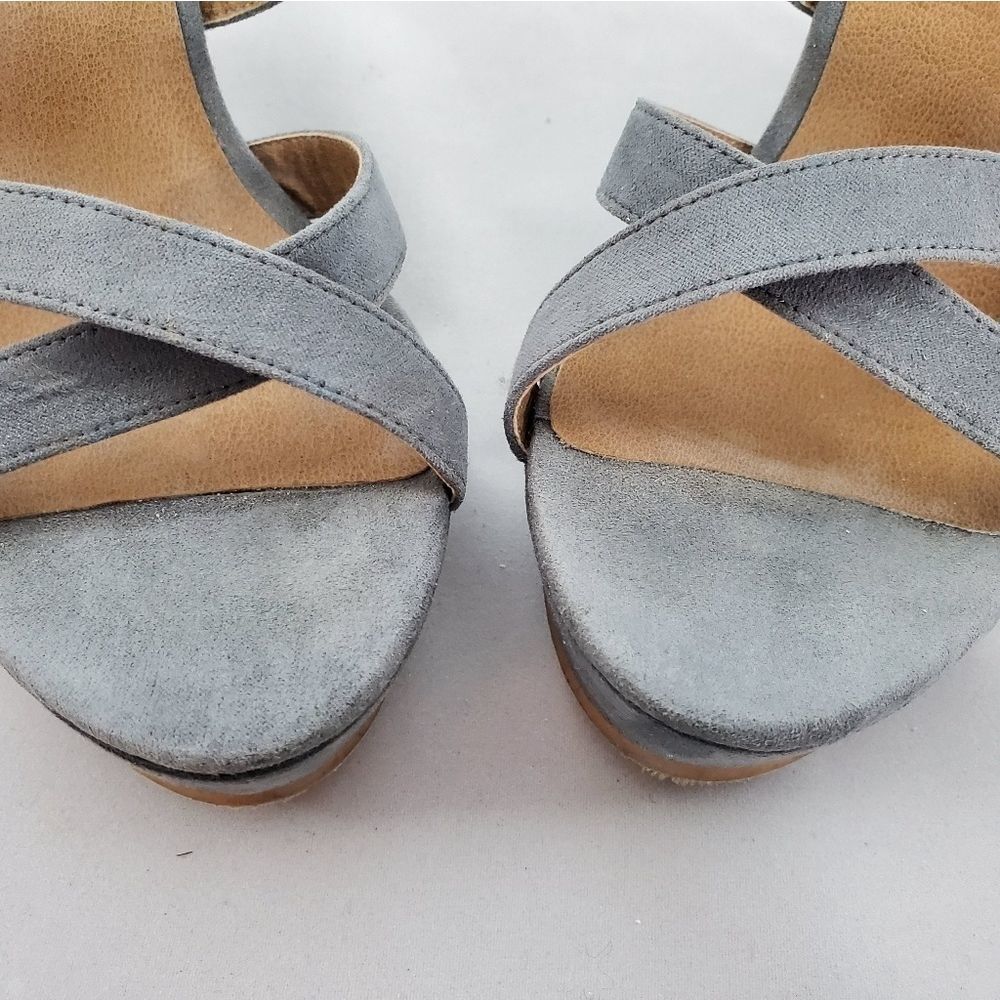 ❤️BRASS PLUM Faux Suede Blue Wedges Size 8M - Picture 5 of 8